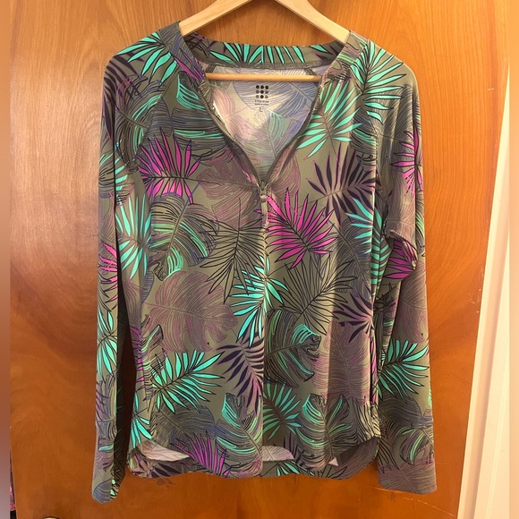 Title nine Tops - Title Nine spots top. EUC